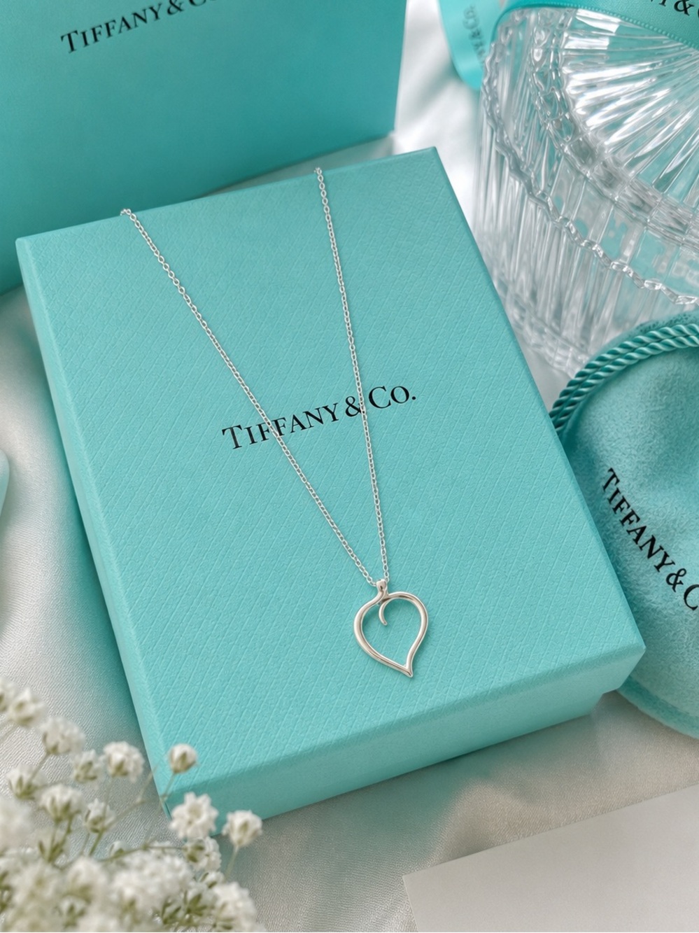 1987 Tiffany & Co. Open Leaf Pendant Necklace Sterling Silver Rare Vintage 18”